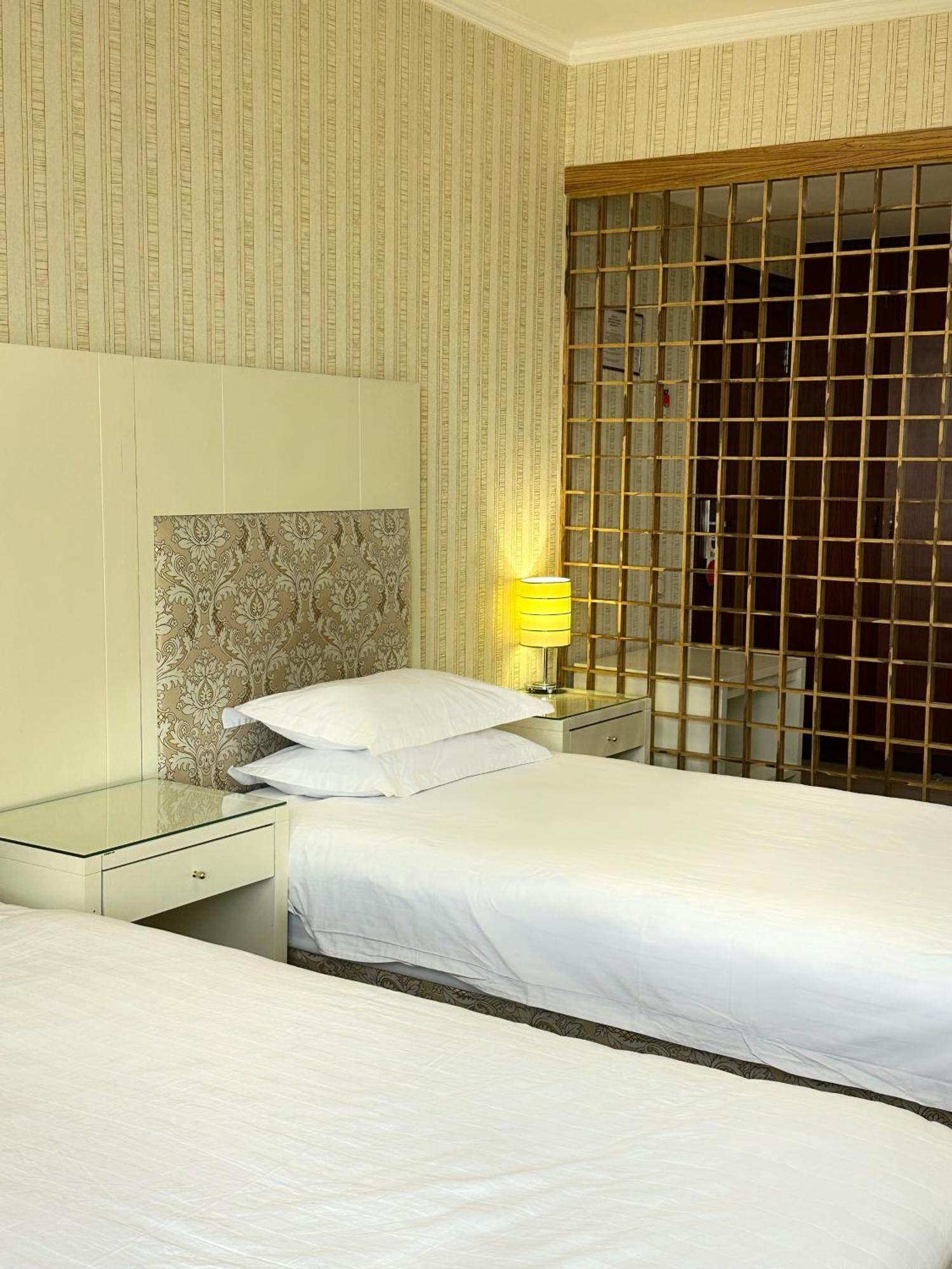 G Empire Hotell Astana Exteriör bild